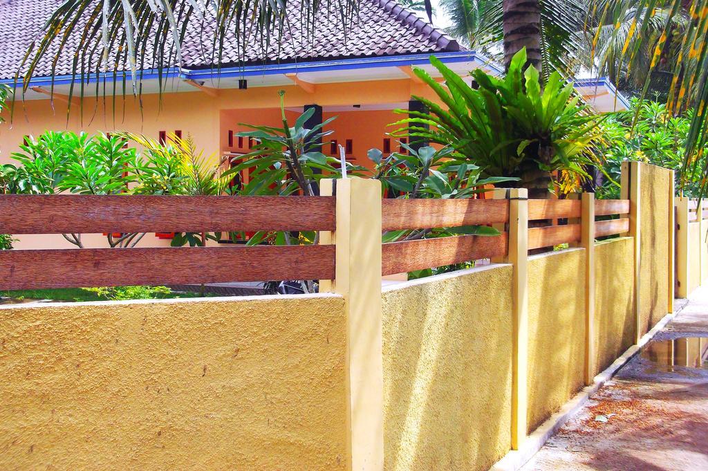 Ragha Homestay Batukaras Екстер'єр фото